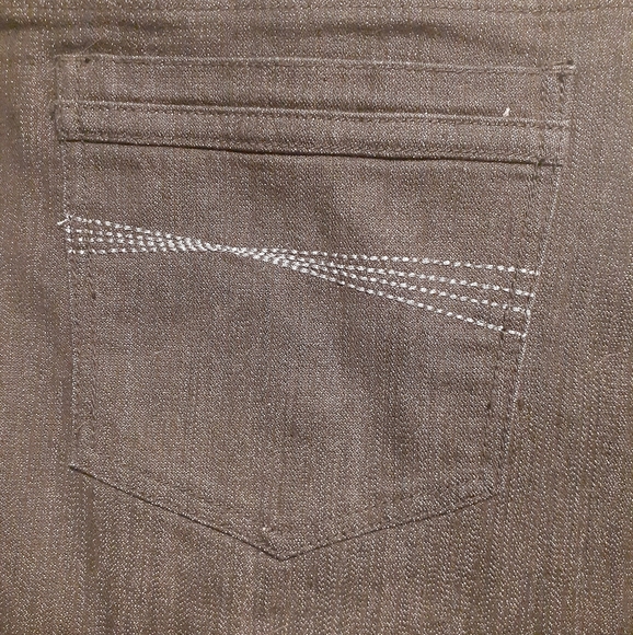 NWT - Dark Denim Capris - Picture 3 of 7
